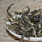 2015年懂过古茶山大树茶 抢鲜品尝100克一盒，总量4公斤散料